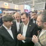 بازدید آقای دکتر "سمیعی نژاد معاون محترم وزیر صنعت، معدن و تجارت و رئیس هیئت عامل سازمان توسعه و نوسازی معادن و صنایع معدنی ایران (ایمیدرو)" و آقای دکتر زرندی مدیرعامل محترم "گروه فولاد مبارکه" از غرفه شرکت گسترش کاتالیست ایرانیان